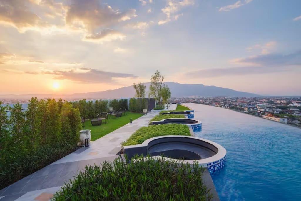 Astra Sky River无边泳池奢华温馨97㎡大三卧山景套房 Chiang Mai Extérieur photo
